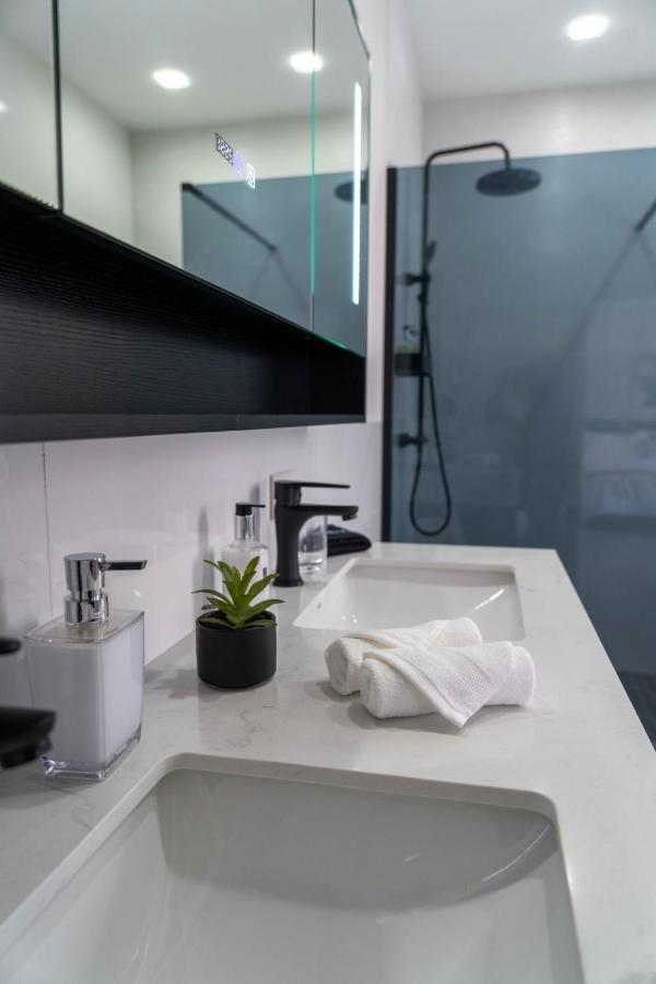 Spacious 3Br Home With Own Private Cozy Pool Koolbaai ภายนอก รูปภาพ